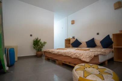 Double suite bedroom with a private bathroom Double en-suite bedroom with a private bathroom - accommodation at desert point surf house morocco